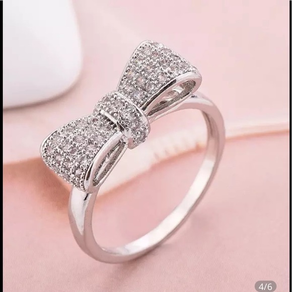 ❤️Exquisite Silver Fashion Bow Ring in Size 8 and 9❤️ - Picture 2 of 7